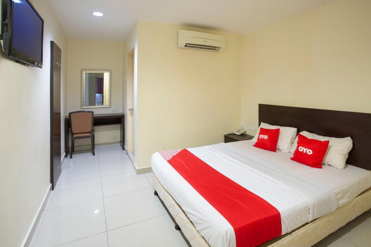 Oyo 89966 Green World Hotel @ Seri Putra Kajang Exterior foto