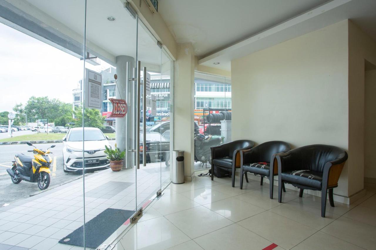 Oyo 89966 Green World Hotel @ Seri Putra Kajang Exterior foto