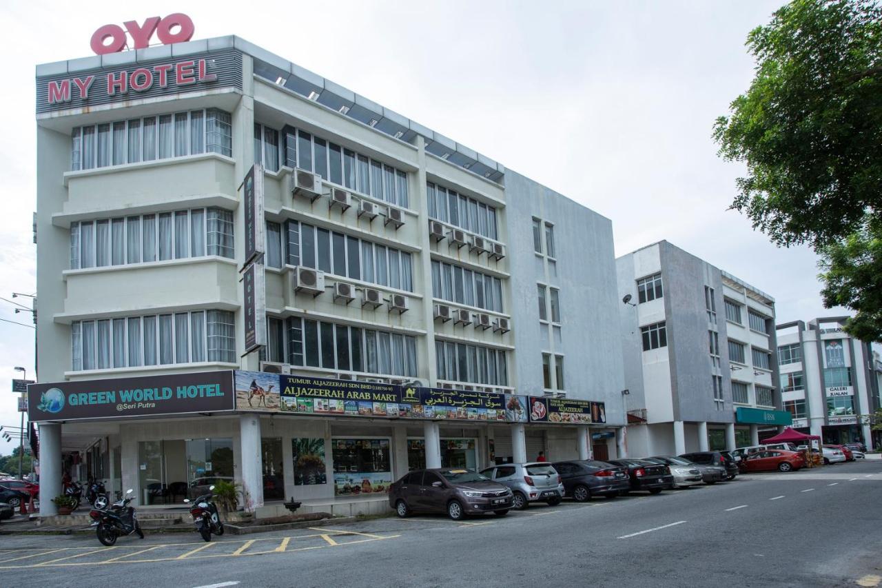 Oyo 89966 Green World Hotel @ Seri Putra Kajang Exterior foto