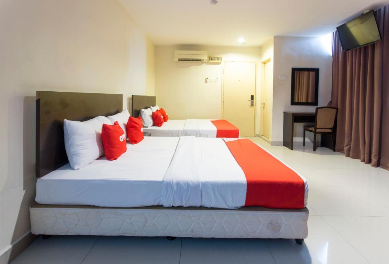 Oyo 89966 Green World Hotel @ Seri Putra Kajang Exterior foto