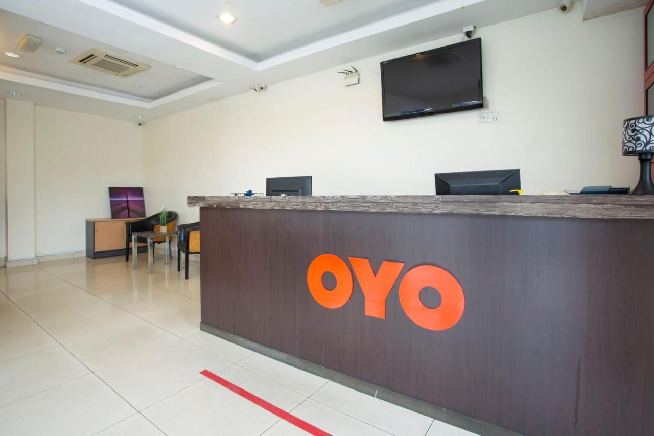 Oyo 89966 Green World Hotel @ Seri Putra Kajang Exterior foto