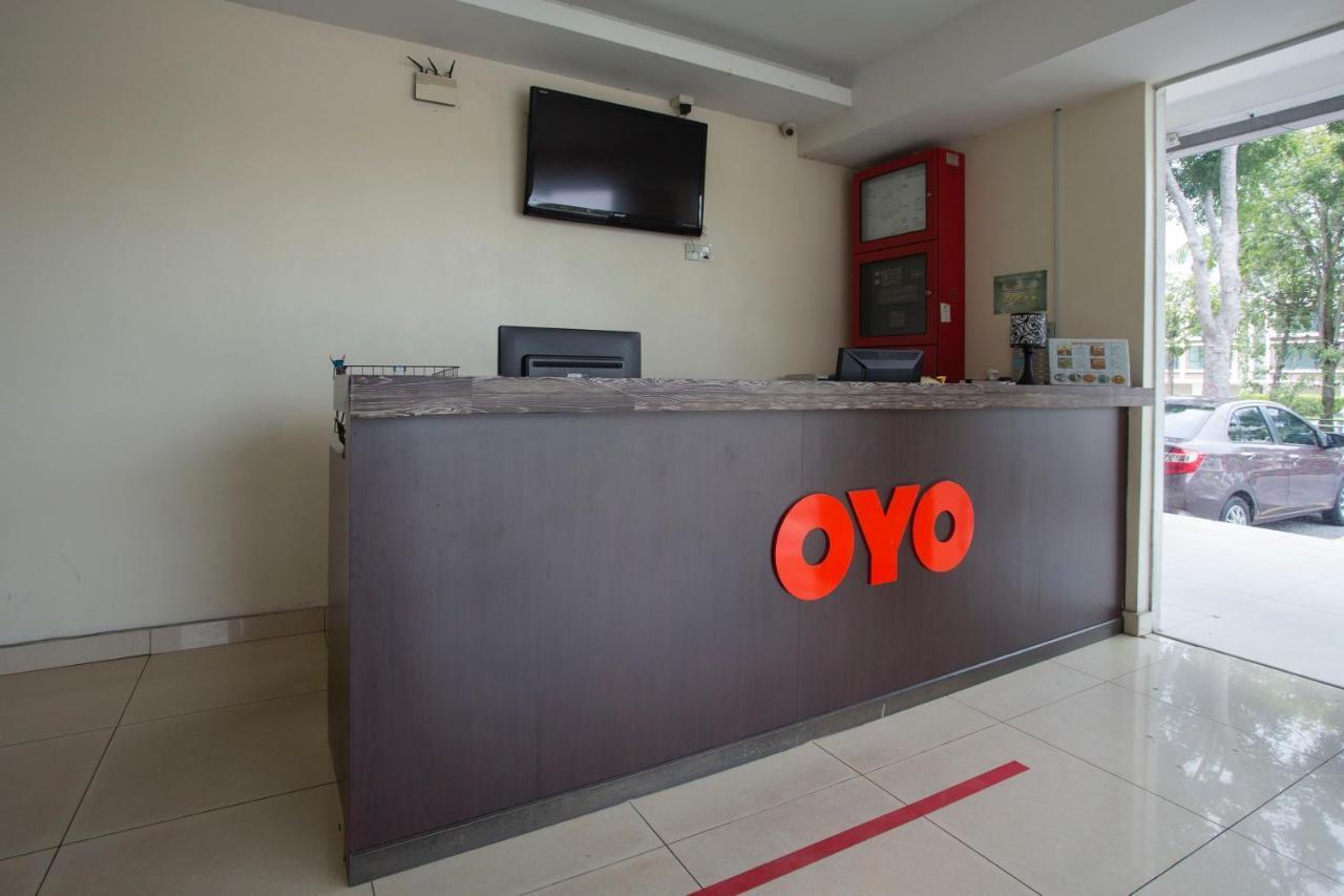 Oyo 89966 Green World Hotel @ Seri Putra Kajang Exterior foto